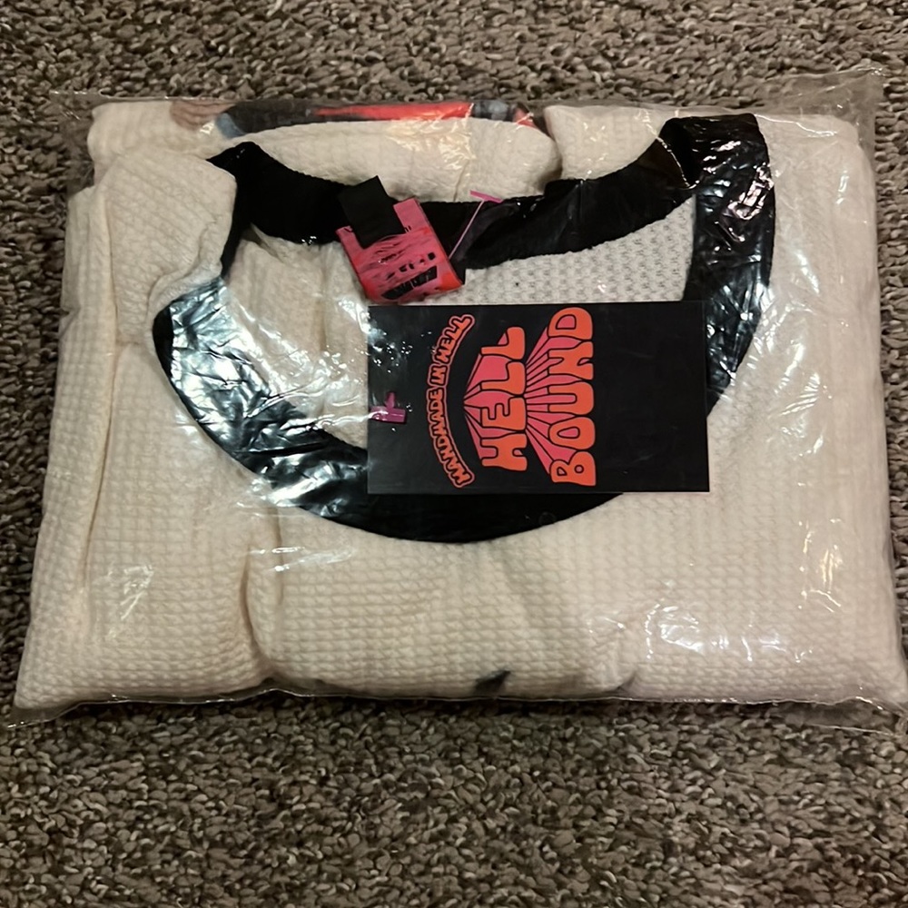 NEW & RARE Motörhead thermal long sleeve off white with black trim NWT women’s L - Picture 4 of 12